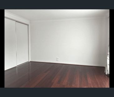 Double storey townhouse close to Heathmont Railway Station - Photo 1