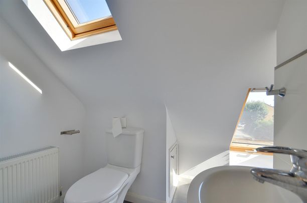 Glebe Avenue, Ickenham, UB10 - Photo 1