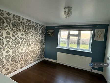 3 bedroom terraced house to rent - Photo 4