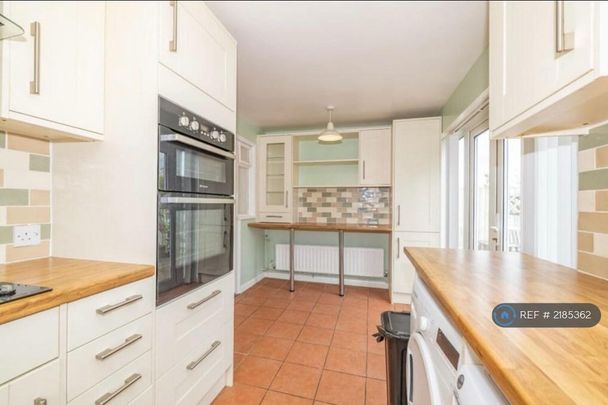 3 bedroom detached house to rent - Photo 1