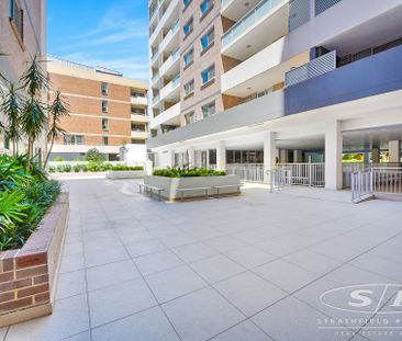 Luxury 1 Bedroom Apartment, Level 10 - Photo 2