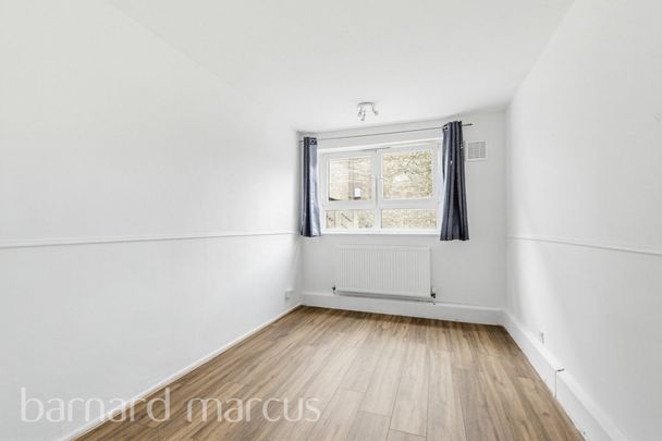 Mere Close - Photo 1