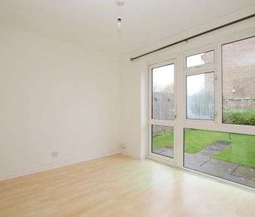 2 bedroom end of terrace house to rent - Photo 4