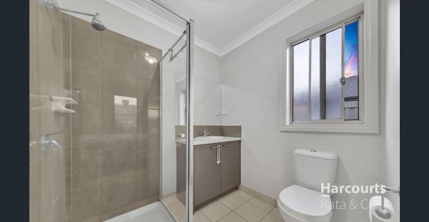 Modern Stunning Family Home! - Photo 1