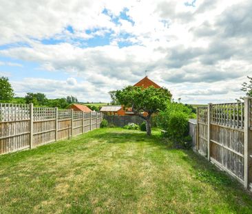 2 bedroom terraced house to rent - Photo 4