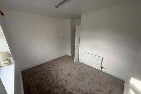 2 Bedroom Apartment To Let - Photo 5