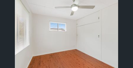 Pet Friendly Single Level Family Home - Photo 2