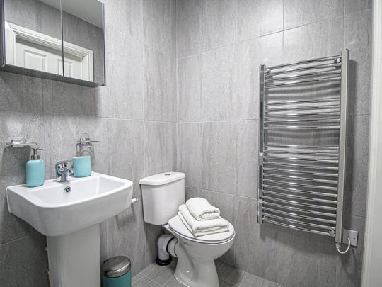 Apt 13, 47-49 East Parade - Photo 1