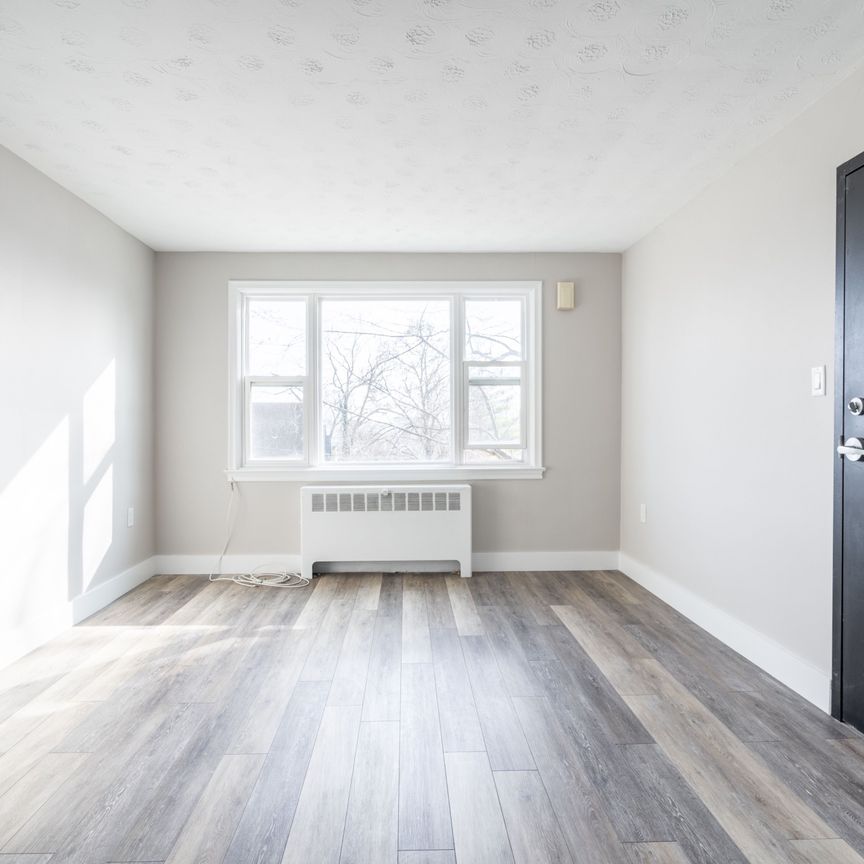 For Lease - 5567 Ontario Avenue Unit# 3, Niagara Falls, Ontario - Photo 1