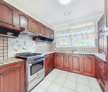 12 Wordsworth Avenue, Clayton South VIC 3169 - House For Rent | Domain - Photo 5