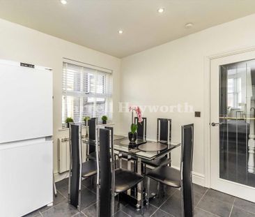 4 bedroom flat to rent - Photo 4