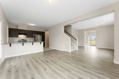 For Lease - 200 Ryan Reynolds Way, Orleans - Convent Glen and Area, Ontario - Photo 2