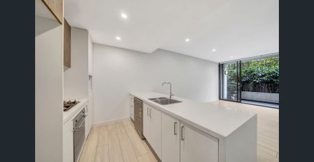 Sunlit ground floor apartment - Photo 3