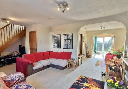 3 bedroom semi-detached house to rent - Photo 4