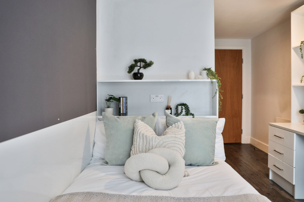 1 bedroom in a flat share to rent - Photo 1
