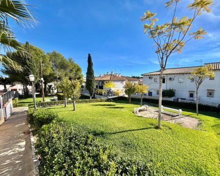 ONE-BEDROOM ATTIC APARTMENT - TORREVIEJA - Photo 2