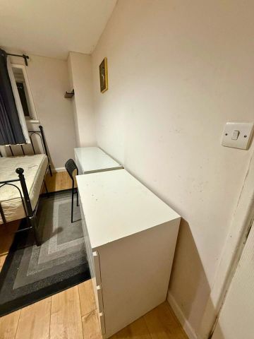Room in a Shared House, East India Dock Road, E14 - Photo 2