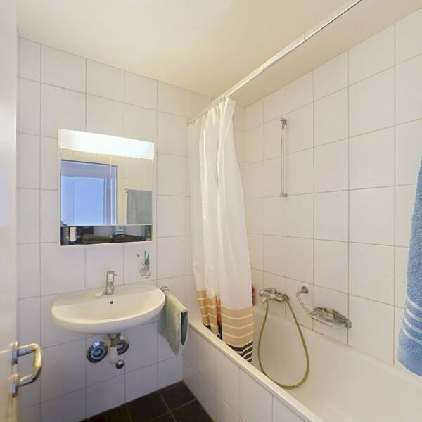 Appartement de 3 pces au 2ème étage – Rue du Valentin 21 - Photo 1