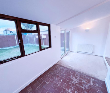 2 bedroom semi-detached bungalow to rent - Photo 3