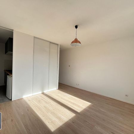 Location Appartement 1 pièce 23m² BORDEAUX 33800 - Photo 3