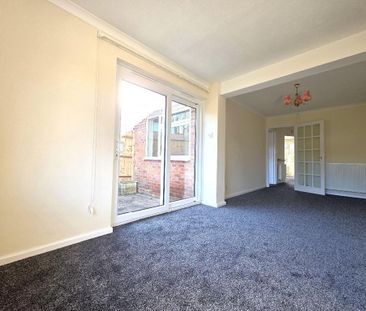 2 bedroom bungalow to rent - Photo 1