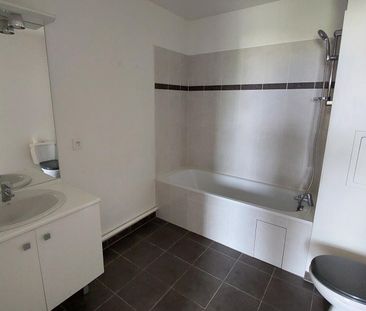 location Appartement T2 DE 38.55m² À POISSY - Photo 4