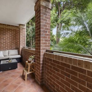 Contemporary One Bedroom Apartment in Heart of Willoughby - Photo 2