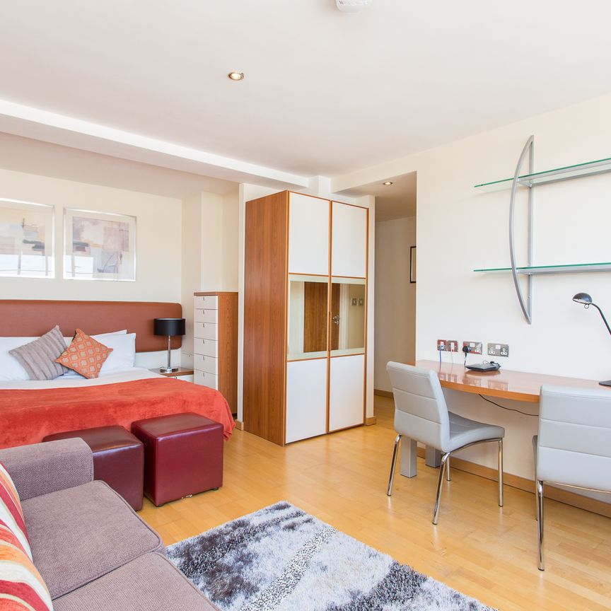 Studio to rent - Photo 1