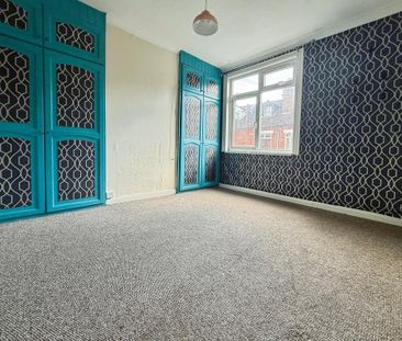 4 bedroom terraced house to rent - Photo 3