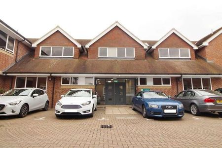 Waterloo House, Basingstoke Road, Riseley, Reading, RG7 - Photo 2