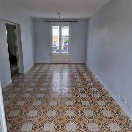 Location Maison 6 pièces 92m² - Photo 1