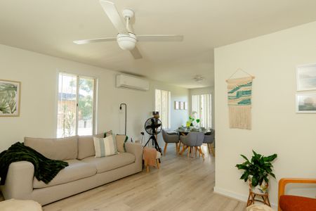 "Well-maintained Home" - Photo 2