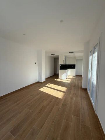 Piso de alquiler en Carrer Josep Roselló, 4, Tiana - Photo 2