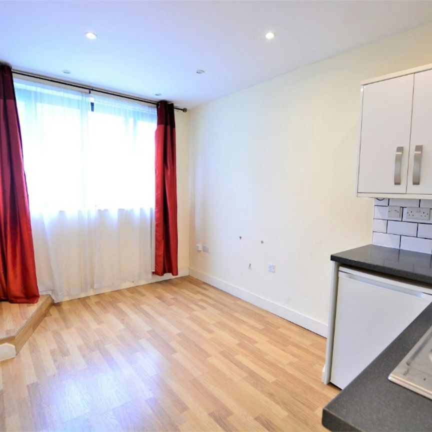 Studio flat to rent on - Photo 1