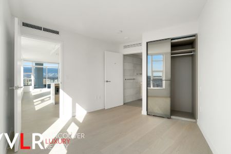 Condo in Downtown Vancouver, BC - Photo 5