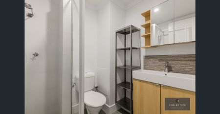 Furnished Renovated Townhouse - Photo 3