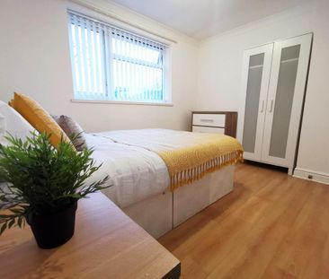 1 bedroom in a house share to rent - Photo 3