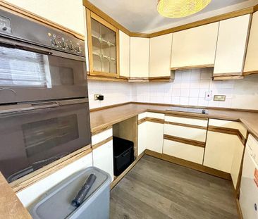 2 bedroom semi-detached house to rent - Photo 4