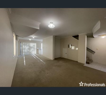 2/53 Woodloes Street, Cannington, WA 6107 - Photo 1