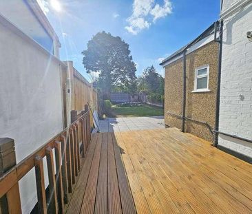 Geariesville Gardens, Ilford, IG6 - Photo 1