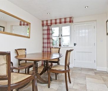 3 bedroom detached house to rent - Photo 2