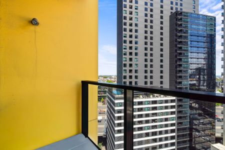 Spacious Southbank Apartment In Perfect Location - Photo 2