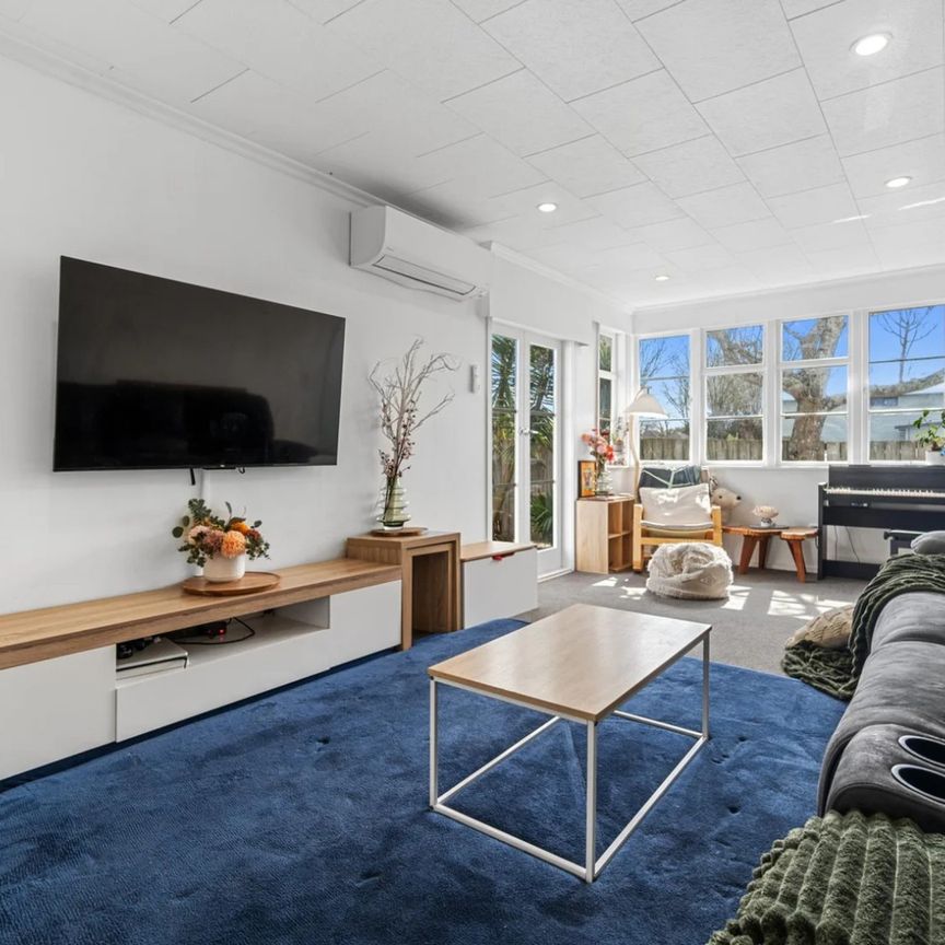 Renovated 3-Bedroom Home - Move-In Ready - Photo 1