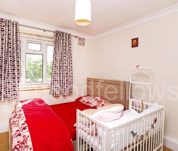 Green Lane, Morden, SM4 - Photo 3