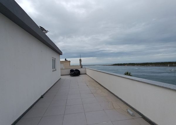 1 bedroom flat with sea and estuary views, in Praia da Barra!