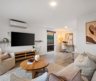 Beautifully Appointed Family Home - Excellent Outdoor Entertaining - Photo 1