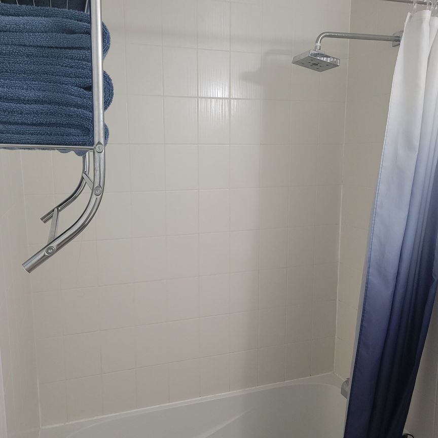 For Lease - 56 Annie Craig Drive Unit# 411, Toronto, Ontario - Photo 1