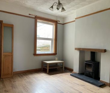 2 Bedroom Mid Terraced House For Rent - Photo 4