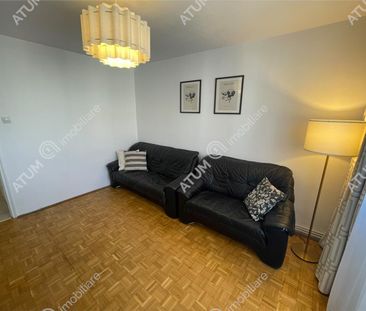 De inchiriat apartament cu 3 camere decomandate si balcon inchis in... - Photo 1
