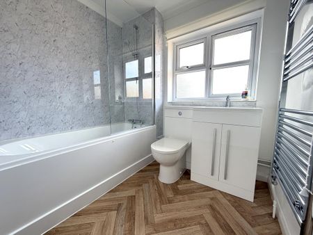 1 bedroom semi-detached house to rent - Photo 4